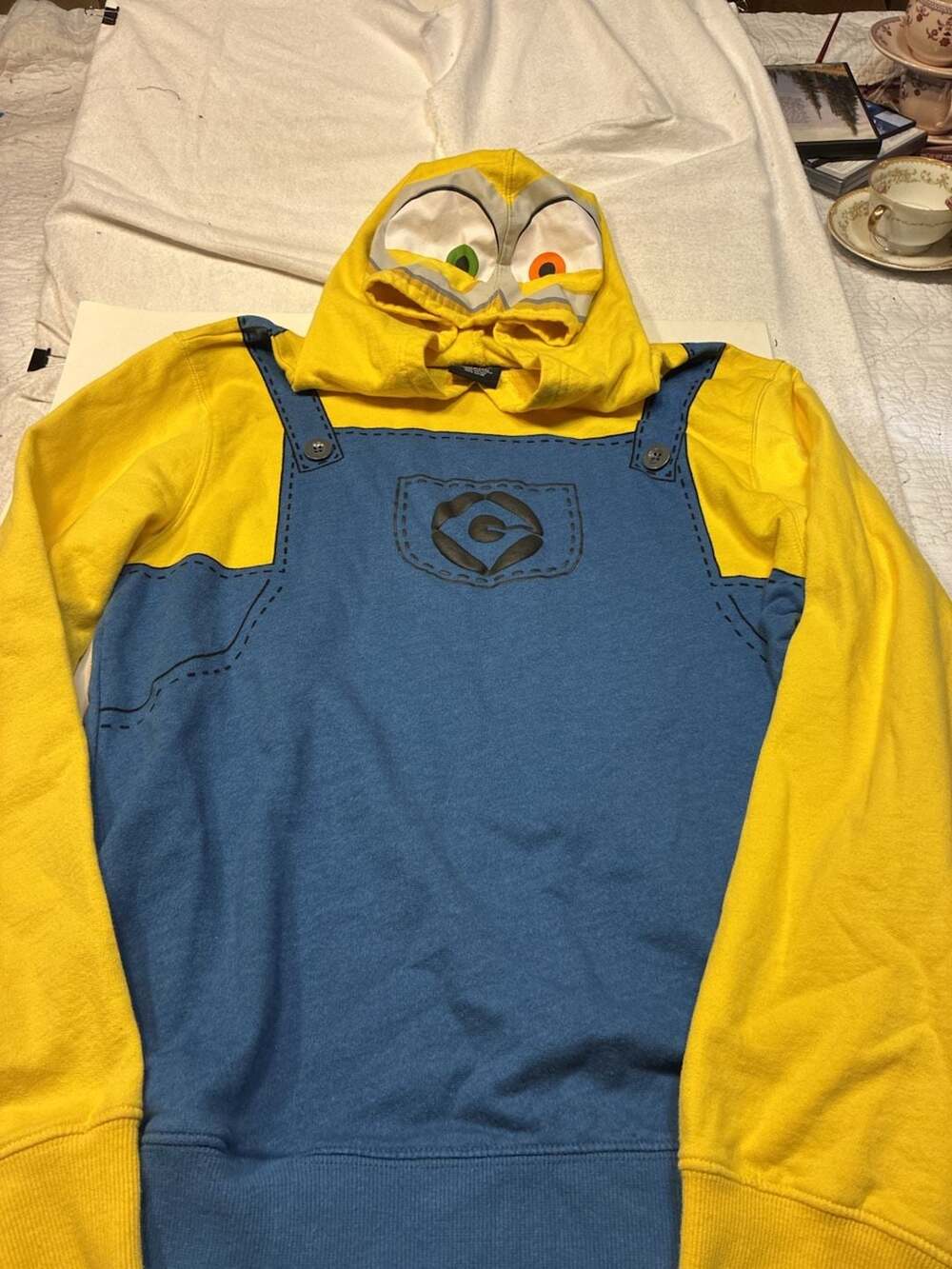 Universal Studios Minions Costume Graphic Hoodie Sweatshirt Medium